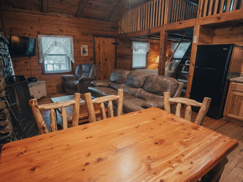 The dining area at Ponca Cabin 1