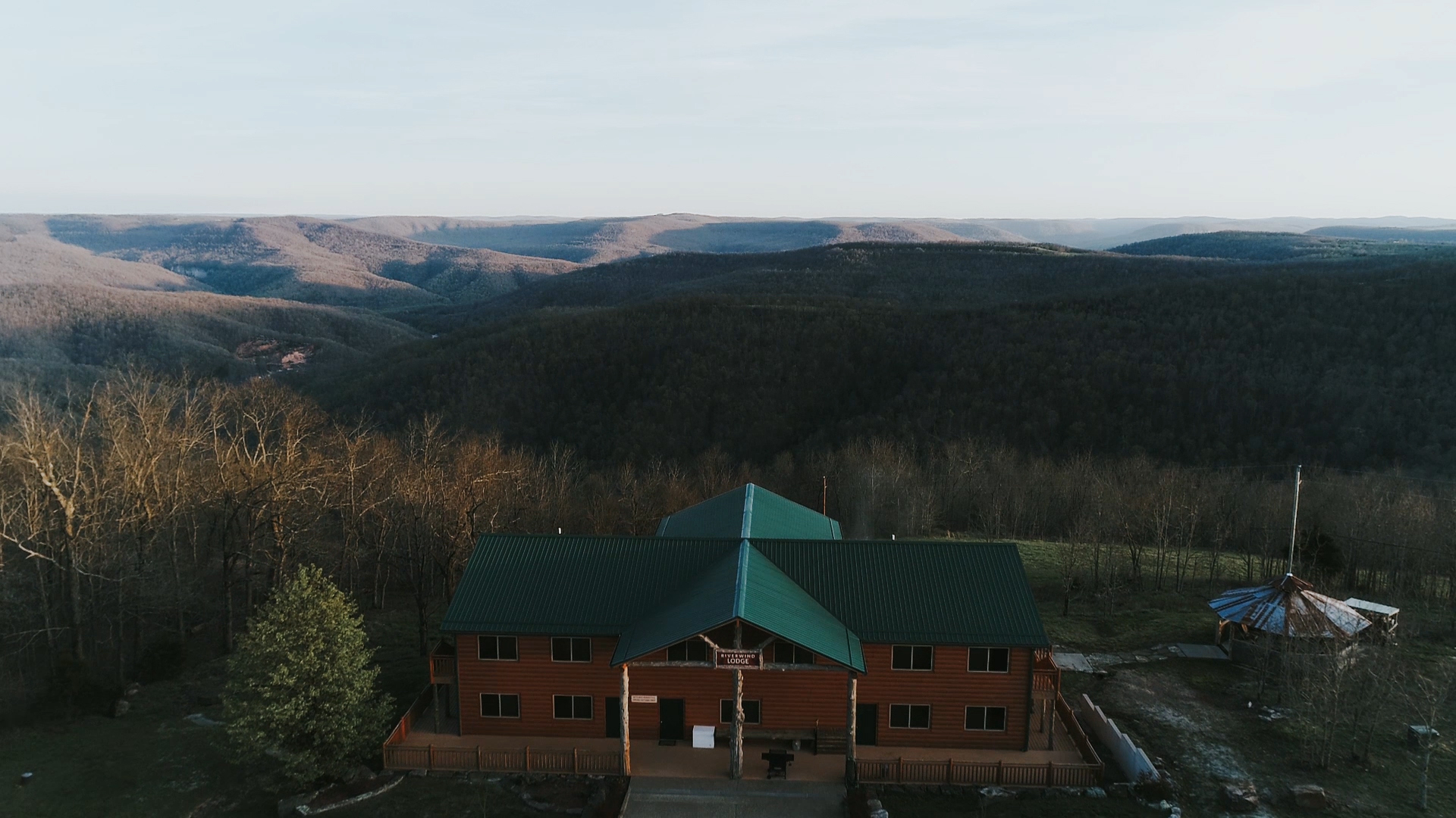 The Riverwind Lodge The Riverwind Lodge
