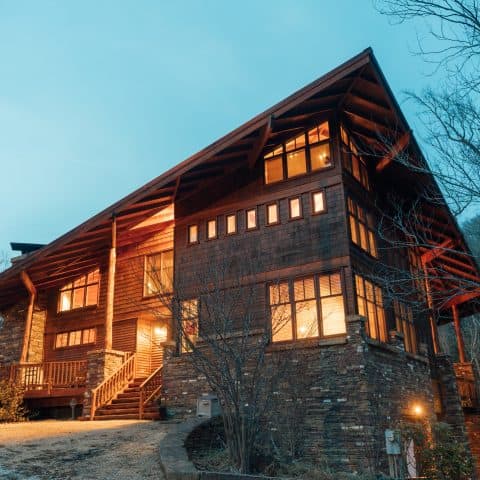 Ponca Creek Lodge is Arkansas's most beautiful lodge for romantic weddings and memorable family reunions.