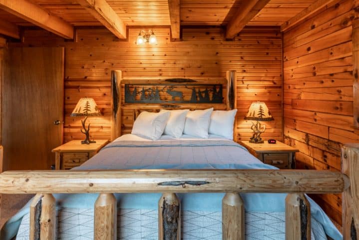 One of the first floor bedrooms in Compton Mountain cabin