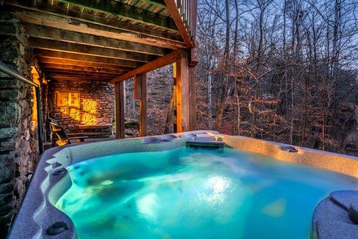 Mills Cabin Hot Tub