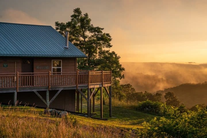 A gorgeous sunset view awaits you at the Mountain Sunset Cabin.