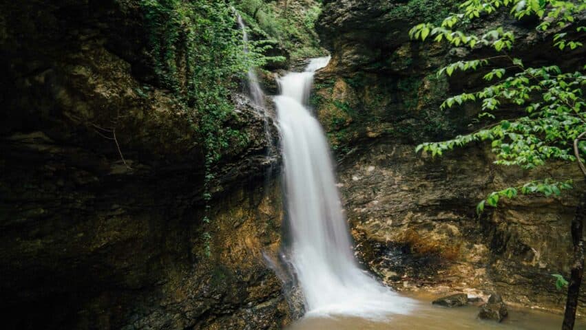 A view of Eden Falls along the Lost Valley Trail.