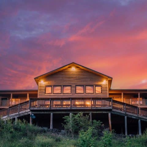 Riverwind Lodge Sunset Exterior