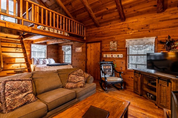 Living area of Songbird Cabin