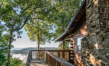 A gorgeous view and a secluded setting are just two of the romantic reasons to select the Mountain Ecstasy Cabin.